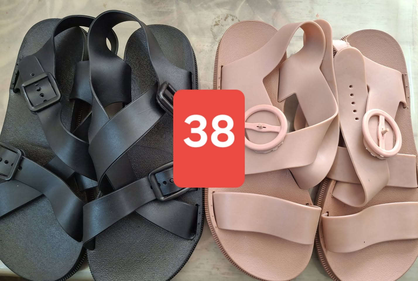 #عروض_العيد 
#اهلا_وسهلا 
توفرت وجبه جديده من السكتشرات و احذية الحفلات 
و كلهن جدد غير مستخدمات بصناعه اوربيه اصليه 
و بيش السعر يم امزون المهديه #غيييييييييير 
5000 فقط
 كل الي رح تشوفوا بالصور سعر القطعه 5000 
عنوانه ميتيه 
المهدي الاولى_بعد فرع الجامع _ مقابيل كابينة الكهرباء


**إذا كنت صاحب هذا الإعلان وتريد حذفه لأي سبب، رجاءا أرسل رسالة إلى الدعم الفني**