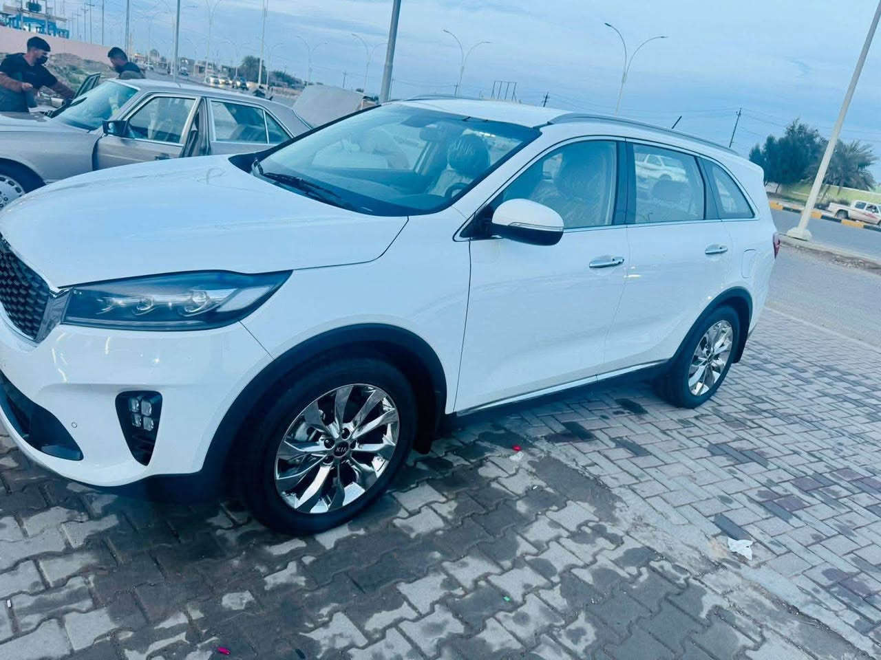 🚗 كيا سورنتو 2020 خليجي للبيع
الموديل: 2020

 المواصفات: خليجي

 المحرك: [ 6 سلندر )

ماشيه:( 152)

 اللون: أبيض

السياره مكفوله كفاله عامه بعده عل وضع الشركه 

 رقم السياره : ( سليمانيه دولي بسمي هزه وسنويه جديده )

🔹 المواصفات والميزات:

السياره فول مواصفات عده ال بنوراما 

 [اً: بصمة تشغيل وبصمة أبواب]

 [شاشة كبيرة، كاميرا دوارة، حساسات خلفية وأمامية]

 [كراسي جلد / مخمل، كراسي كهرباء]

 [تحكم ستيرن كامل، تحديد سرعة]

 [وضعيات قيادة متعددة] 

📍 تفاصيل البيع:

 المكان: [صلاح الدين بيجي ]

 السعر: [245]

 للتواصل والاستفسار:( *********** )(***********)
