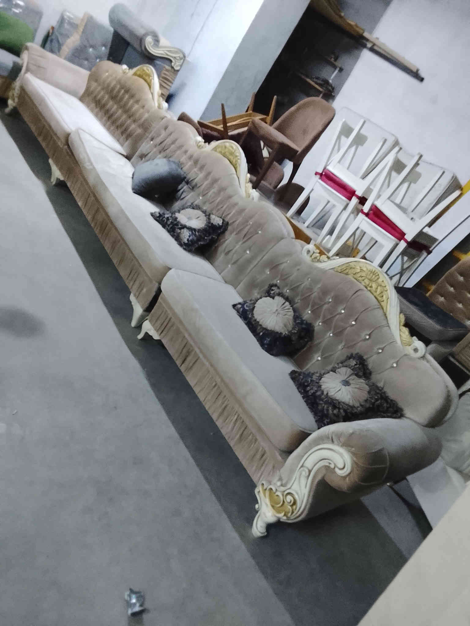 اللهم صلى على محمد وال محمد وصلت الى مجمع الامير الآثاث المستعمل مجموعه من الأغراض الباله تركيه المنشأ  العزيزيه شارع الجديد مقابل المسبح  ***********/*********** وأهلا وسهلا بكم
