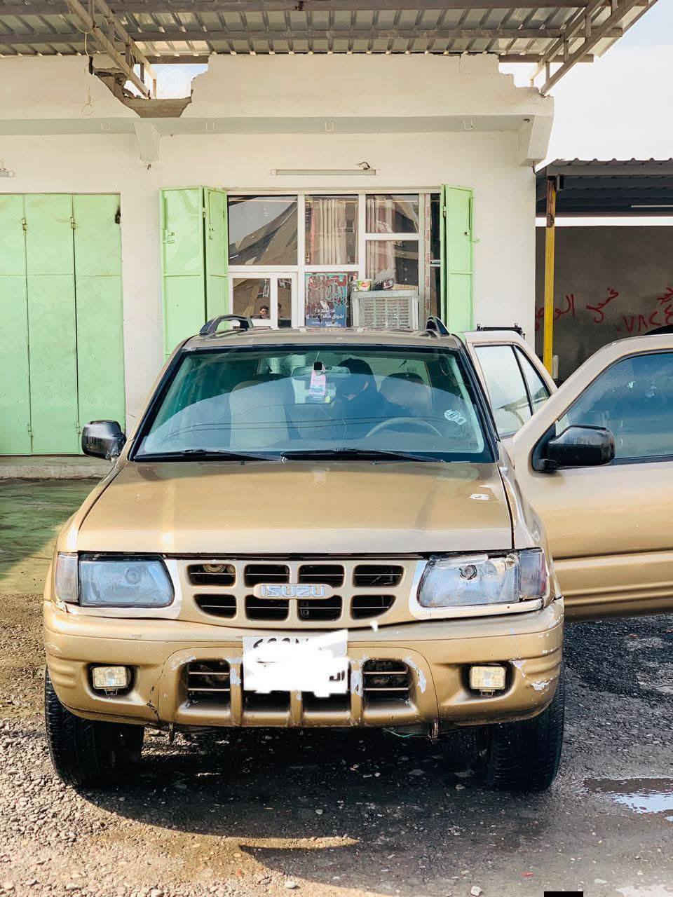 ازوزه للبيع موديل2000
رقم دهوك الماني شرط التحويل

محرك وكير ونجي 

كهربائيات كلها شغاله

صدرها تعبان 

السعر 40 ويرهم امراوس بقماره 

موجوظ مازنجر وهاذه رقمي واتساب واتصال

***********
