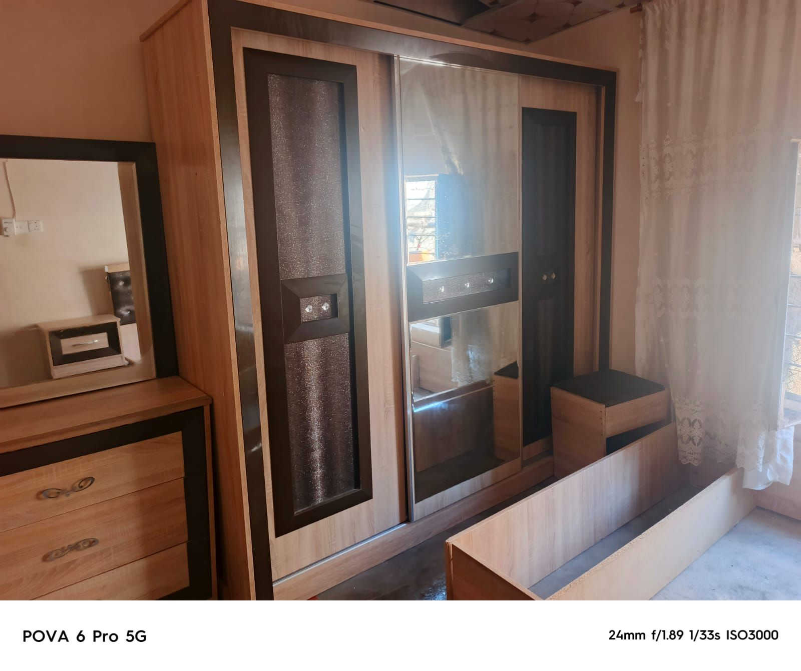 غرفة نوم 7 قطع ويا دوشك  كلش نضيفه بدون عيب سعر 350 وبيها مجال مكان اربيل 
***********
