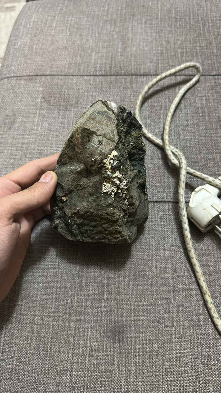 السلام عليكم اخوان حجر جمشت اصلي خام للبيع آჂ̤ استفسار ***********
