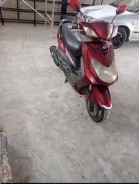 سكنس فحل  كوري للبيع  الدراجه برغي ما ناقصها    كفرات جديده مكينه نضيف...