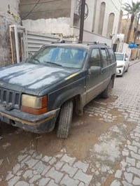 جيب شيروكي موديل 1995 محرك ياباني جديد قبل 5 ايام تم شد المحرك 2500 6س...