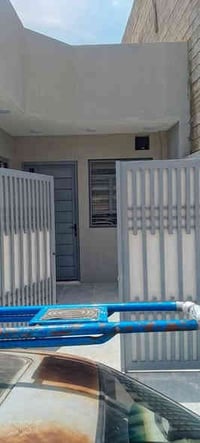 الملايين الأولى خلف الگمرگ • ١١٠م • غرفتين