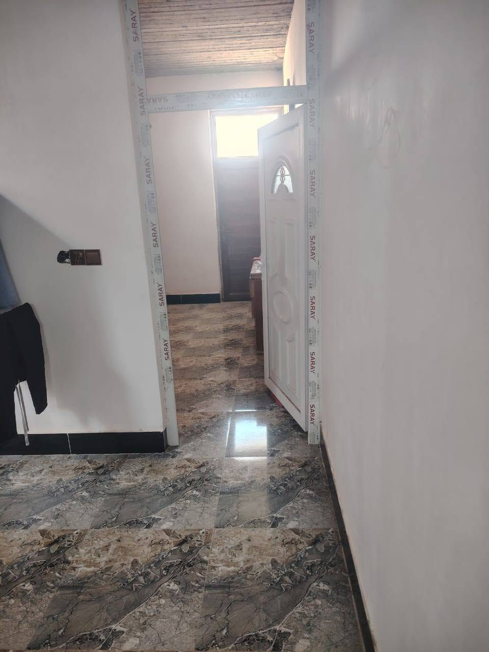 بعد الصلاة على رسول الله دار سكن مساحة ١٢٥ متر للبيع منطقة التحرير الارهاب بناء حديث مطلوب اسكان الراغب بالشراء الاتصال على *********** وكما مبين في الصور
