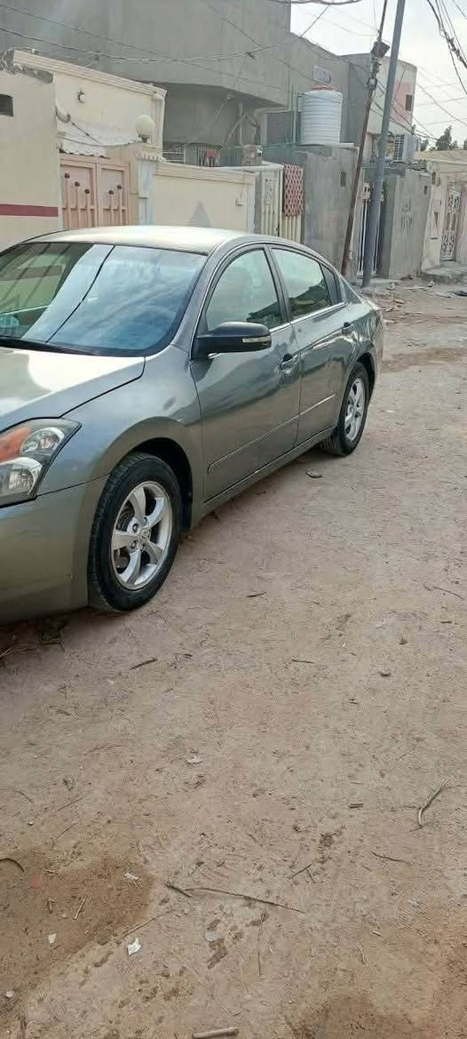 السلام عليكم التيما موديل 2008 خليجي بصمه تشغيل وابواب رقم كربلاء باسمي مصبوغه حزام اثر جراد وعندي تصوير قبل صبع كير ومحرك مكفولات استخدام شخصي مكاني نجف ***********
