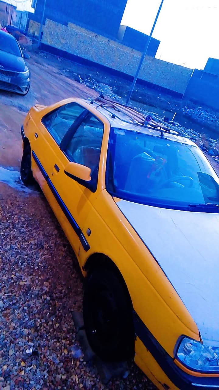 مستعجل بيع  يا الله سلام عليكم سيارا 405سيارا نضيفا شوفت عينك كهربايات شاغاله  تبريد شغال تخم تاير سيارا ما عايزها اي شي مكينه وكير وحداديه خير من الله مصفرا ما تواجد علا الفيس رقم الستفسار سعر ***********
