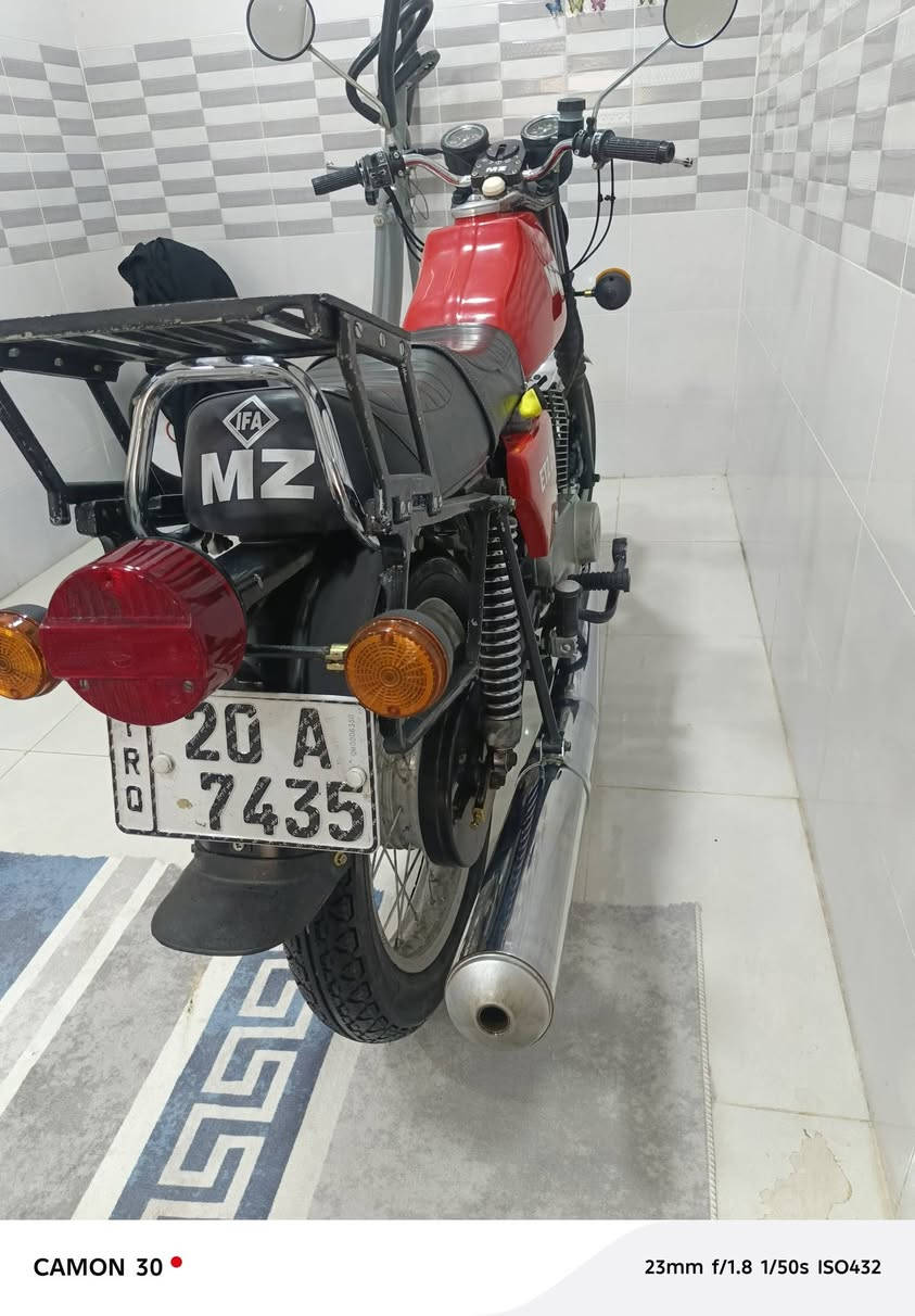 سلام عليكم ماطور 84للبيع اخوان ماطور راس وجعب المانيه حته البراغي وتايرات كله من طول لطول الماني دينمو وارميجر سايس 1عل فتح شرط بي شغلتين مو المانيات شاصي قرطت صبغ مابي وبي نقطه بل خشم فقط اخوان الماطور بدون ابيع رقمه وحد سعره 4ونص بدون وبي مجال حك جيه مكاني نجف ***********
