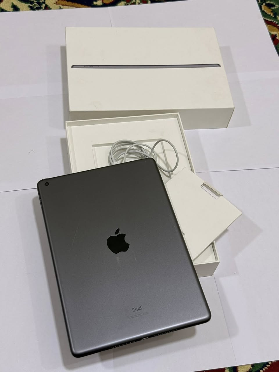 🔥 للبيع  🔥
📱 آيباد آيفون 9

💾 الذاكرة: 64 جيجا

🔋 البطارية: 96%

✨ الجهاز نضيف جداً وجديد

📦 مستخدم طك كارتون فقط

🎁 وياه كفر دفتري الاصلي وواير شحن تايبسي ايفون الاصلي 

📍 العنوان: شمال بغداد مقابل منشاه نصر

💰 السعر: 270 وبي مجال قليل 

♻️استعمال قليل ع كد الدراسه 

🔀سبب البيع اريد اجدد اخذ برو 

🚚 يوجد توصيل لجميع محافضات العراق 

📞 رقم الهاتف: ***********
