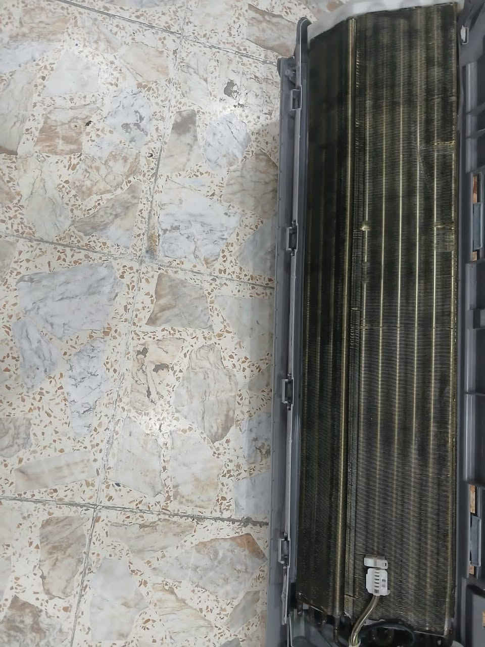 داخليه ٢طن نوع الحافظ والثاني جنرال كولد بلاديات مداخلات تصليح على البلاد قطعه خارجيه ١طن نوع كري انفيرتر بلاديه غاز مقفول  العنوان بغداد  رقم الهاتف ***********
