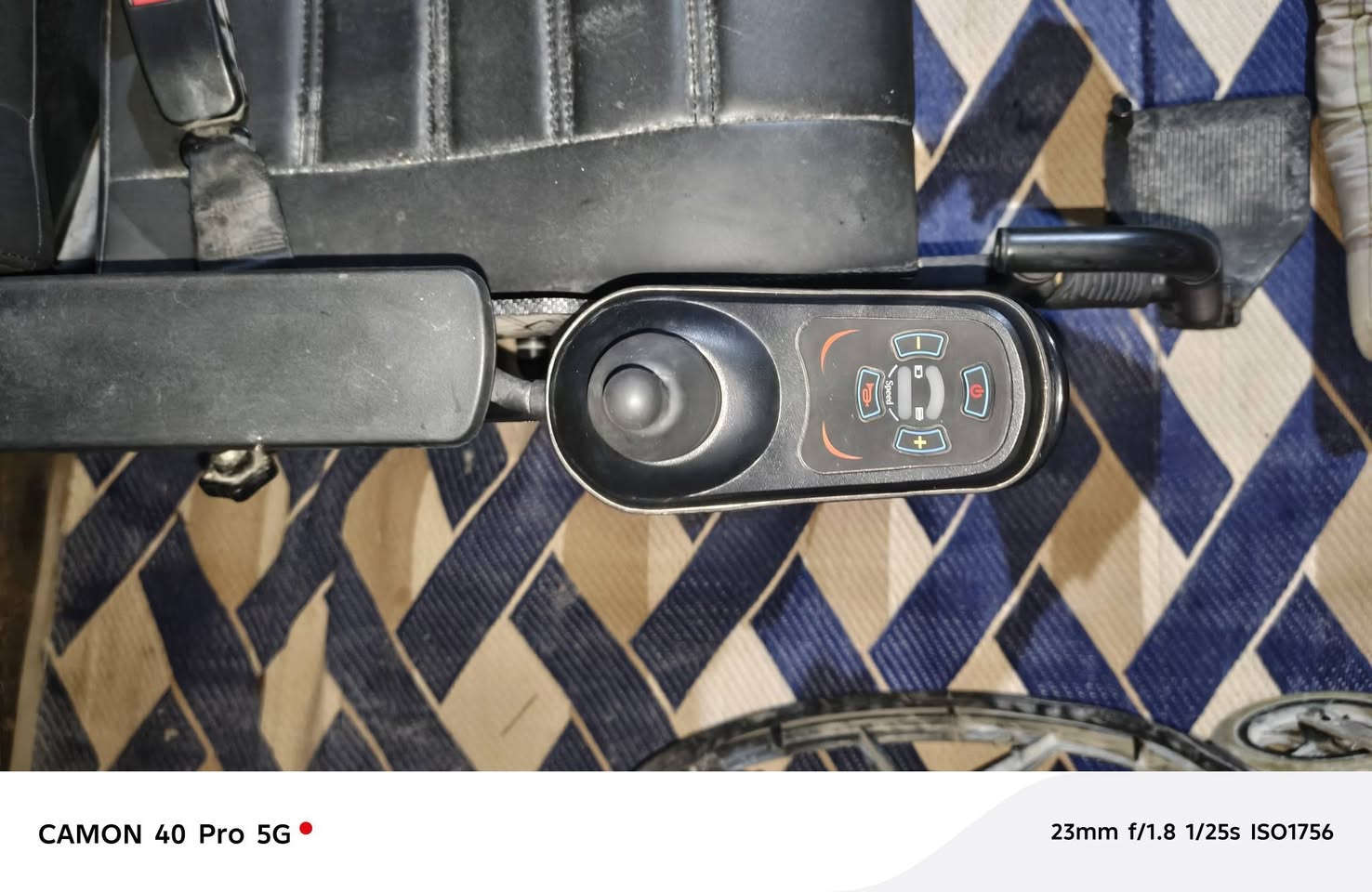 السلام عليكم عدي هاي العربانه للبيع عربانه جديده ما ماشيه بس لين محتاج فلوس اريد ابيعها واني رجال معوق وشتريتها وماكدر اطلع بيها ومستعجل عل بيعتا مكاني جكوك اي استفسار هاذ رقمي***********
