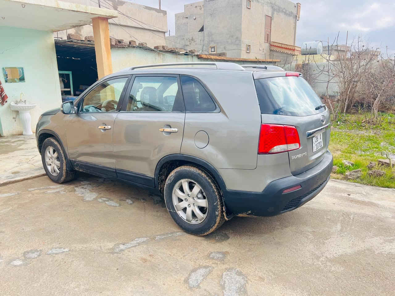 #للبيع 
سورنتو  2011  
رقم صلاح الدين  سنوية لل 2030
تحويل او وكالة 
محرك 2400 المرغوب 
((صبغ حزام جمالية بدون دواخل ))
السعر  115 💲 بيها مجال 
الاتصال 
***********
***********
مكان السيارة :
صلاح الدين الشرقاط اسديرة وسطى
