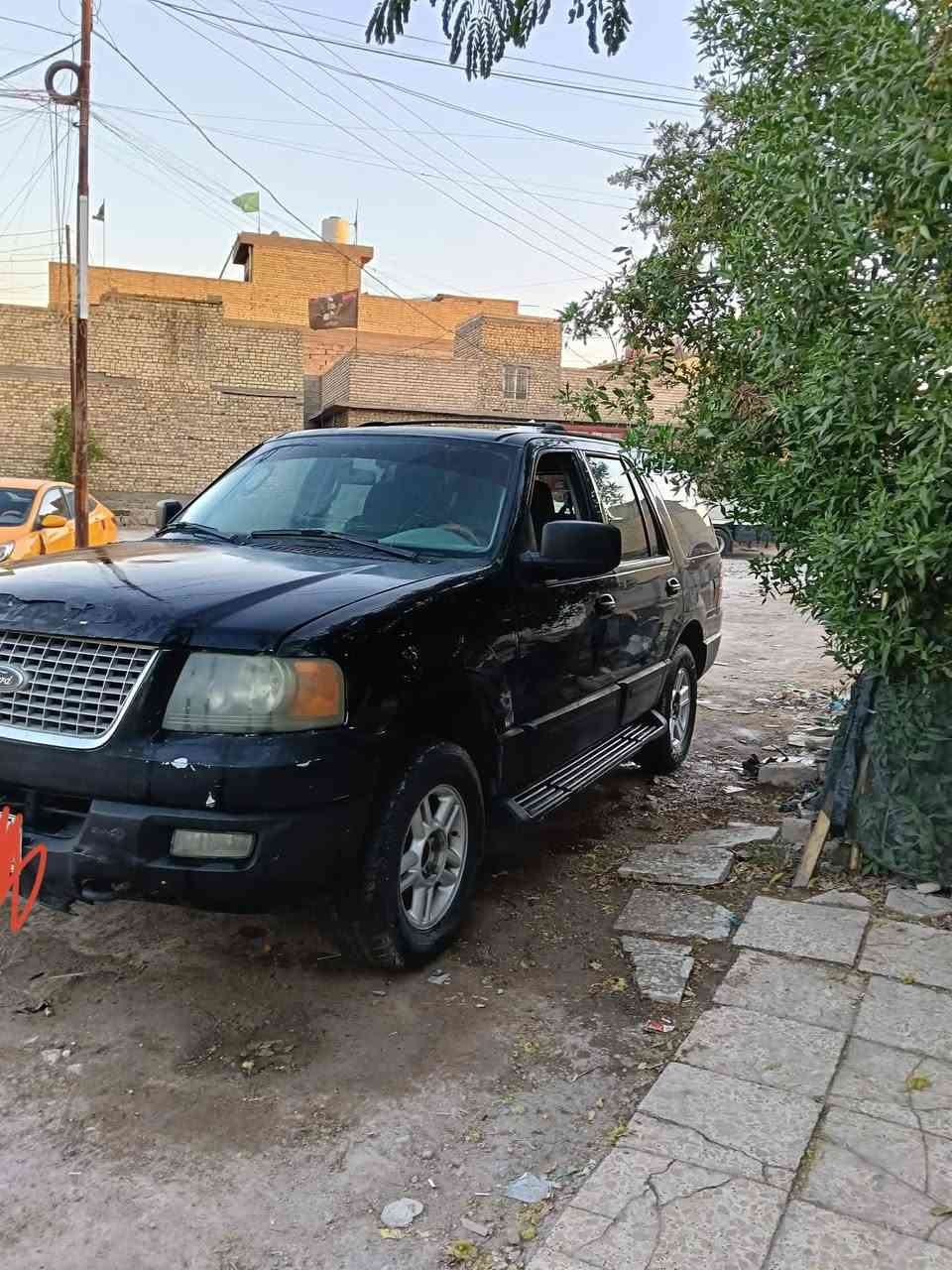 السلام عليكم 
فورد اكسبلور موديل 2010 
كير ومكينه خير من الله 
كهربائيات كلهه شغاله 
قطرة اخياس مابيها 
بدون كصه 
سياره جديده وخير من الله 
متؤمه طبق الاصل شرط الحاسبه 
رايدها 25 مكاني بغداد ‏‪***********‬‏
