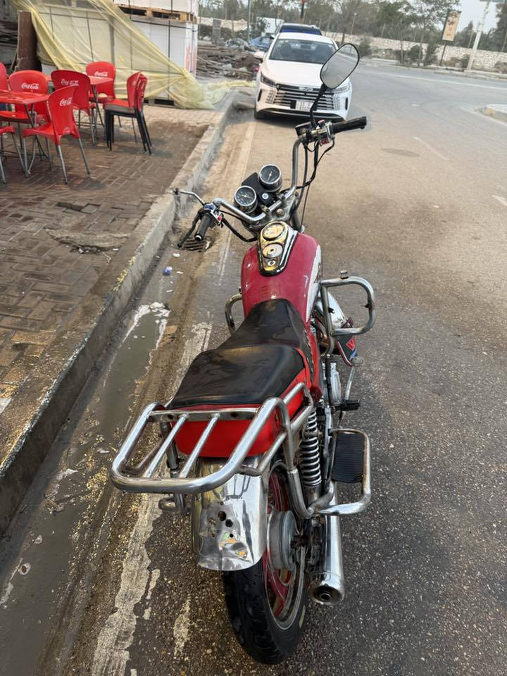 سلام عليكم دراجة جني للبيع مكينة 2025بل جيس خير من اللة شلعة ومعدل السعر 350وبيهة مجال العنوان ديالى بعقوبة شارع البحيرة لاستفسار اتصل***********
