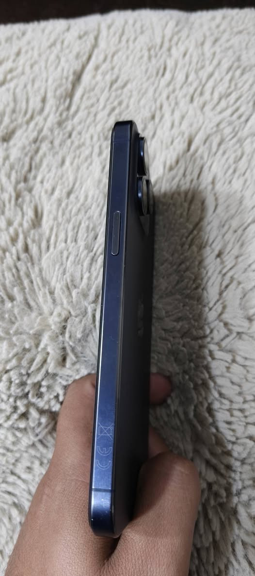 IPhone 15 pro max Blue Titanium
السلام عليكم
متوفر ايفون 15 برو ماكس لون بلو تيتانيوم نظيف ما مفتوح اصلي ما مبدل شي بي.
نموذج M ذاكرة 256GB بطاريته 85 عدد دورات 594 وموجود الكارتون الأصلي مطابق. 
السعر مليون و 80 الف بي مجال بسيط.
الموقع بغداد الخطيب قريب الغزالية.
متوفر واتساب ***********
