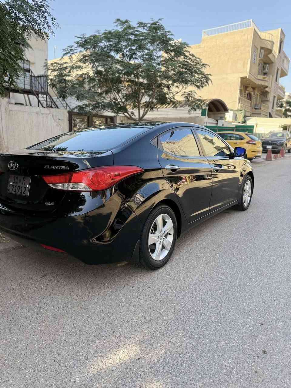 سلام عليكم سباب سيارة النترا موديل 2014 اسود ملكي فول مواصفات GLS مكينة1800السيارة مكفولة من الدعامية للدعامية خليجية عداد المسافة 79الف تخم تايرات شركة السبير ما نازل كشن السائق كهرباء فتحه سقف جام بولرايز الكشنات بعدهم لا يلون الشركة بيها السويج الحتياط والنفاظة والكتلوكات بعدهم بالجيس وما عتقت اكو بنضافتها بكل بغداد حساس خلفي بلاد الارضيات الشركة بالجيس بغداد بسمي السعر 140 ورقة *********** غير متواجد بالفيس
