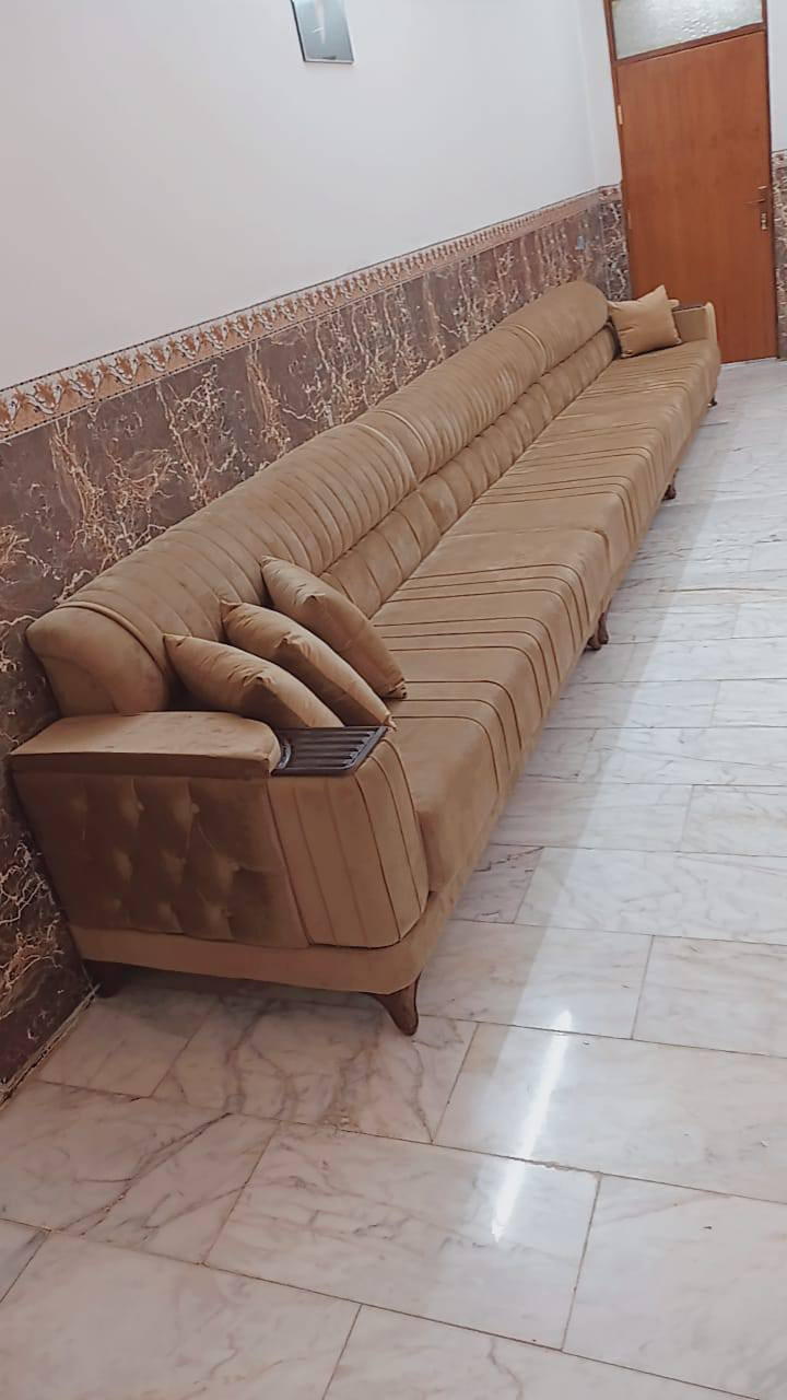 للبيع ديوان ١٥ متر 
شغل عراقي درجة اولى خشب بلوك اسود 
تجوات صاج 
السعر // مليون و١٥٠ الف بي مجال للشراي 
العنوان /بغداد _حسينية المعامل


**إذا كنت صاحب هذا الإعلان وتريد حذفه لأي سبب، رجاءا أرسل رسالة إلى الدعم الفني**