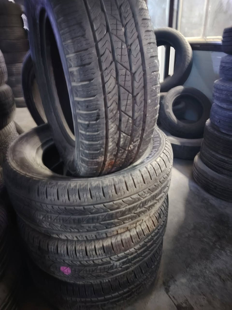 السلام عليكم.. 
وجبه اطارات حاويه تصفيه القياسات من 16 الى 22 الكميه بحدود من40 الى 45 زوج والبيع شلعه وحده حصرا
سعر التك 6000 الدينار مستحيل تلكه تاير حاويه(باله) بهل السعر وسعره نهائي قفل الزوج 12000الف دينار المكان النجف الاشرف حي النداء شارع مجمع بيتي 
*********** رضوان العبيدي
