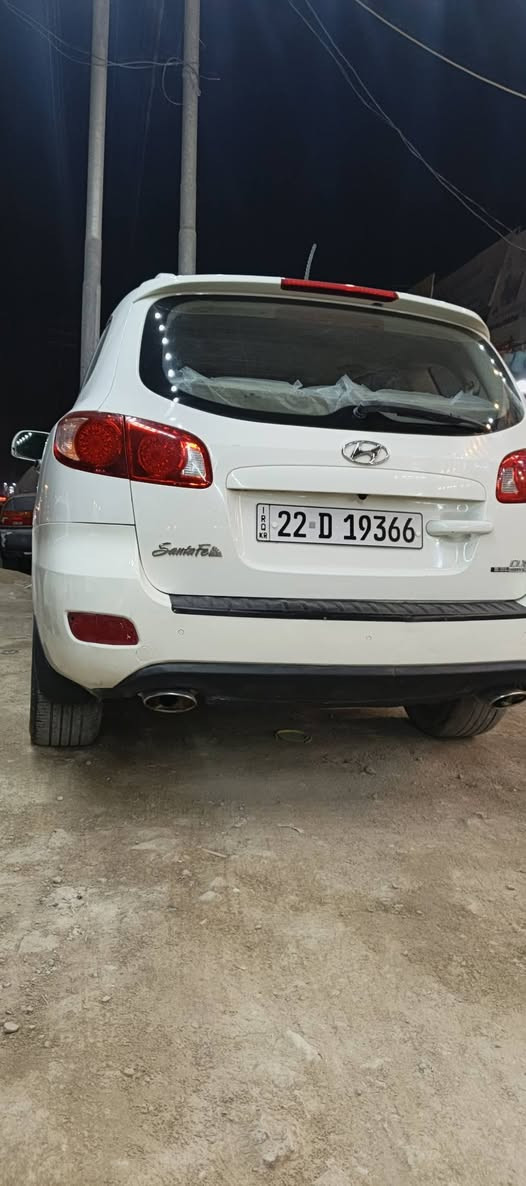 سنتافي موديل 2009سياره جاهزه فول موصفات عده البصمه هزه جديده رقم نكليزي تخم تاير جديد مكينه وكير عل شرط 6سلندر وراد خليجي  تبريد خير من الله حداديه بجيس بيه قطعه صبغ فقط سعرها 135 وبيها مجال***********
