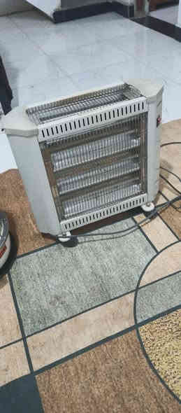 سلام عليكم عندي صوبه نفط وهيتر كهرباء نضيفات هيتر ابو 4 عيون وصوبه ام النفط نضيفه الله شاهد السعر 50وبيهن مجال المكان البصره الزبير التواصل خاص او واتساب ***********
