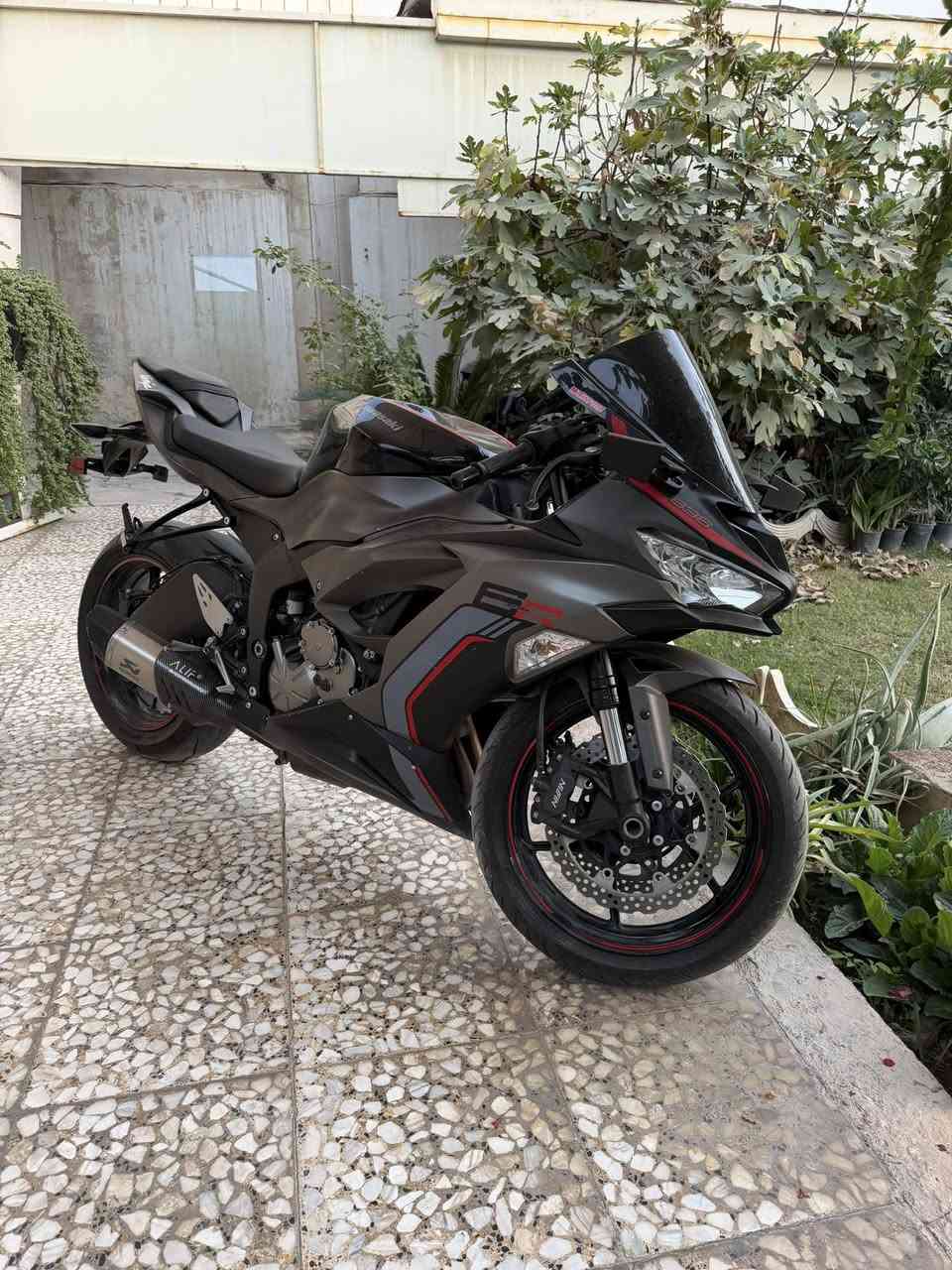 السلام عليكم لليدور شي جديد ومميز ومرقم الدراجه بالباكيت
كاواساكي كاوسكي 636 موديل 2023 ماشيه ٩ الاف بحاله الزيرو 
مرقمه سنويه باسمي تحويل مباشر 
الدراجه ميحتاج احجي بجدادتها تجي وتشوف من اجدد القطع الموجوده مكاني بغداد الكرخ 
السعر ١٠٥ ورقه اذا مو شراي ومتعرف بيهن رجائا اعبر المنشور 
للاستفسار ***********
