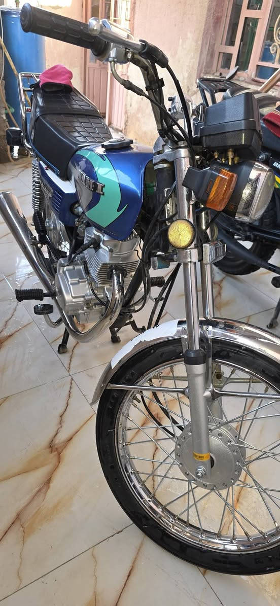 سلام عليكم دراجه البيع مديل 22كفاله كفاله كفاله من التاير التاير مال جناي مكاني كوت حي الحيكم الدراجه جانت مضومه ***********
