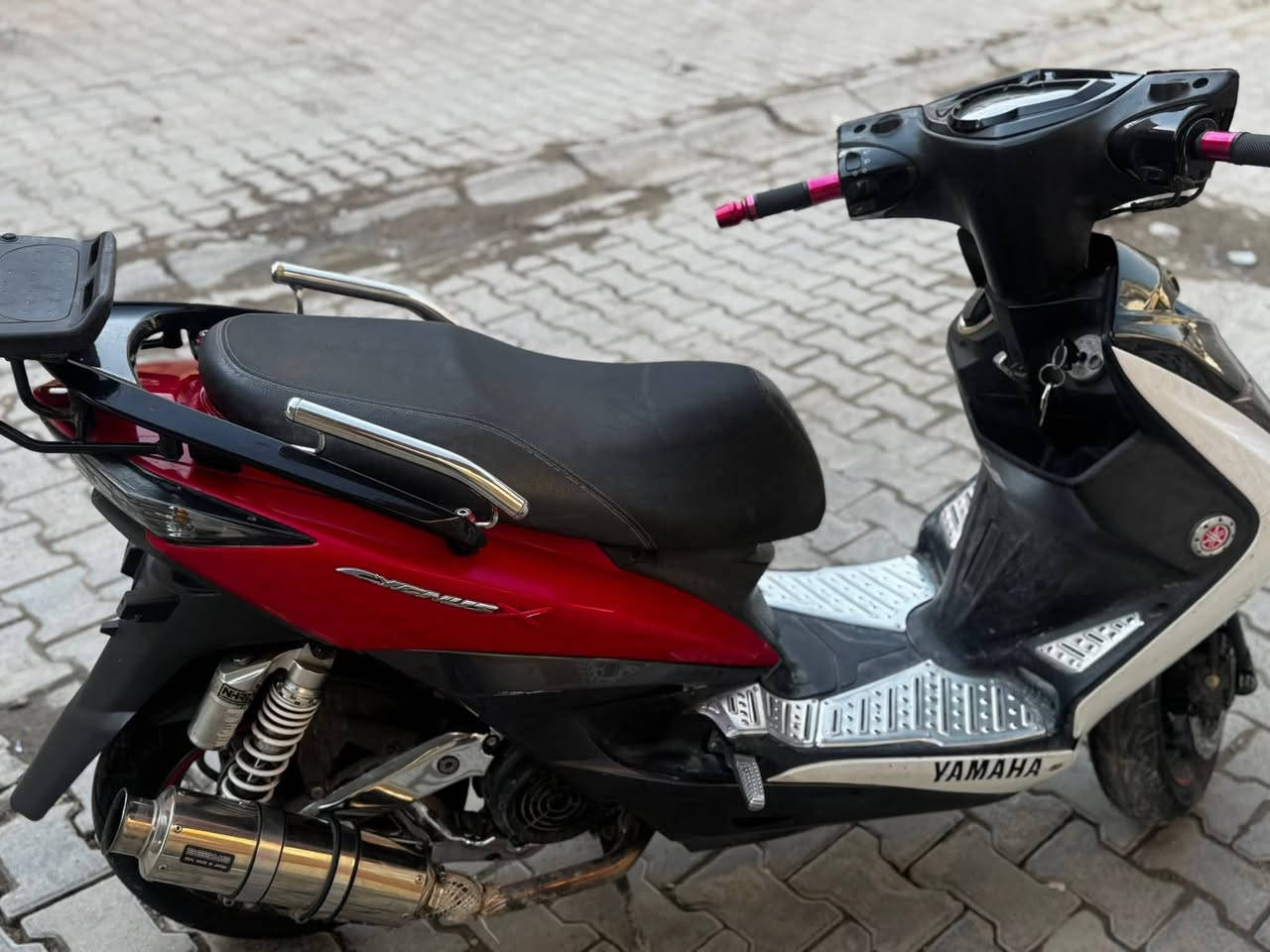 سلام عليكم. 
دراجة سكنس فحل لد ياباني قبق نفخ. 
الدراجة مزوده من اليابان 🇯🇵. تزويد خارجي. 
الدراجة مداريها دهن وبانزين. 
الدراجة نكره سلف ب أي وقت. 
والدراجة كامله اوراقها موجوده وبيها وصل مزاد ومدفوع الكمرك يعني تكدر ترقم. 
مكاني: بغداد الحرية. 
رايدها ب 1750 وبيها مجال للطيبين. 
للأستفسار اكثر: ‏‪***********‬‏
