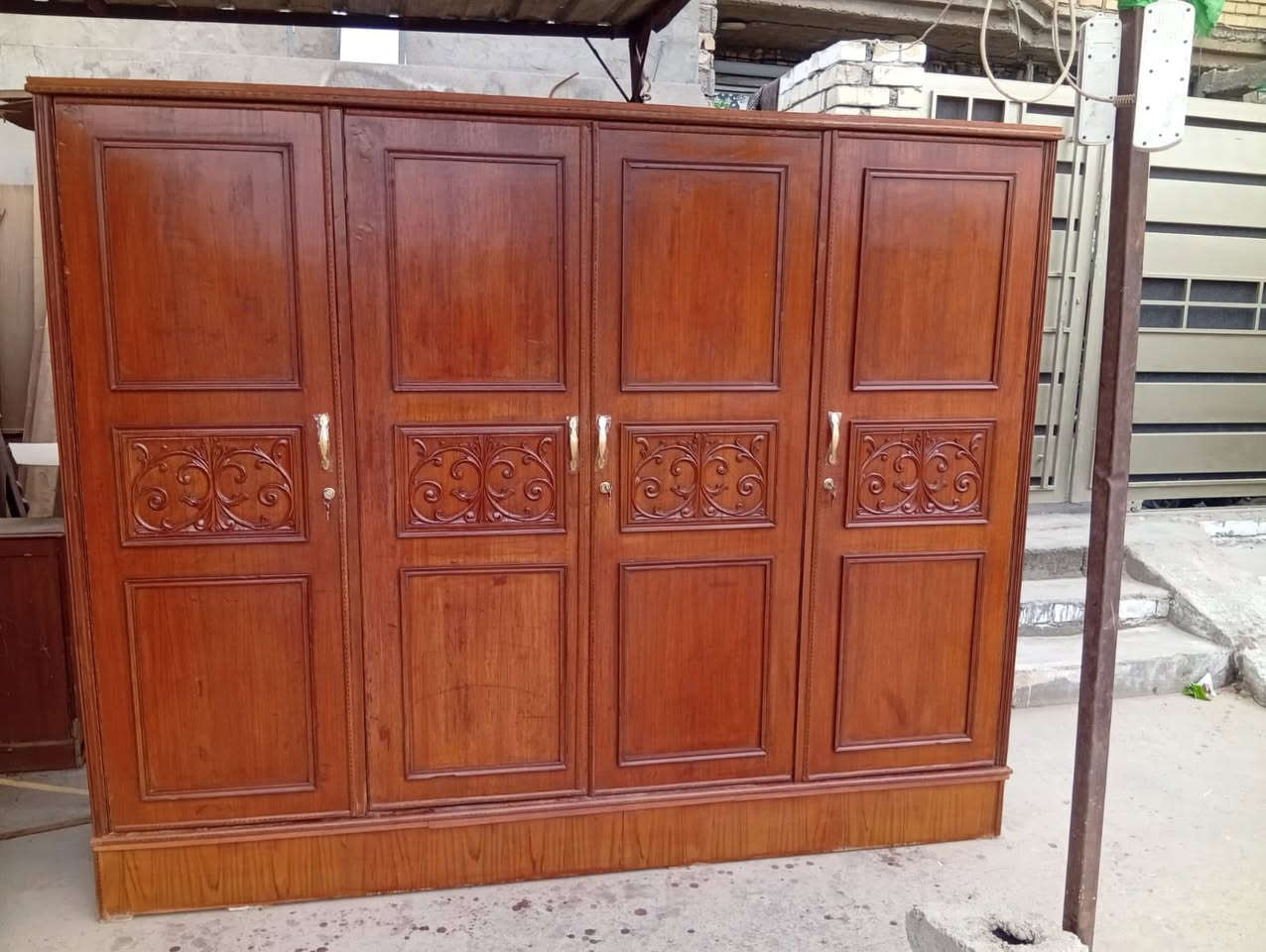 كنتور ٣ بوب ١٥٠ الف
كنتور ٤ بوب ٢٠٠ الف 
صاج حطاطة داخل خارج كلشششش نضيفات 
العنوان المحمودية حي العسكري قرب الحمداني شارع مدرسة القبس النجار ابو يوسف 
***********
