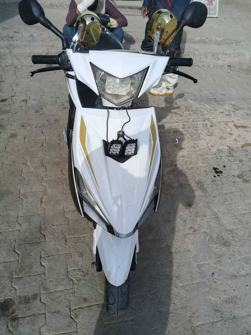 دراجه ماكس   للبيع محرك ياباني كهربائيات كله شغال  مديل 2021 كله بلادي دراجه خير من الله  دراجه مال جناي  عنوان كركوك  500
***********
