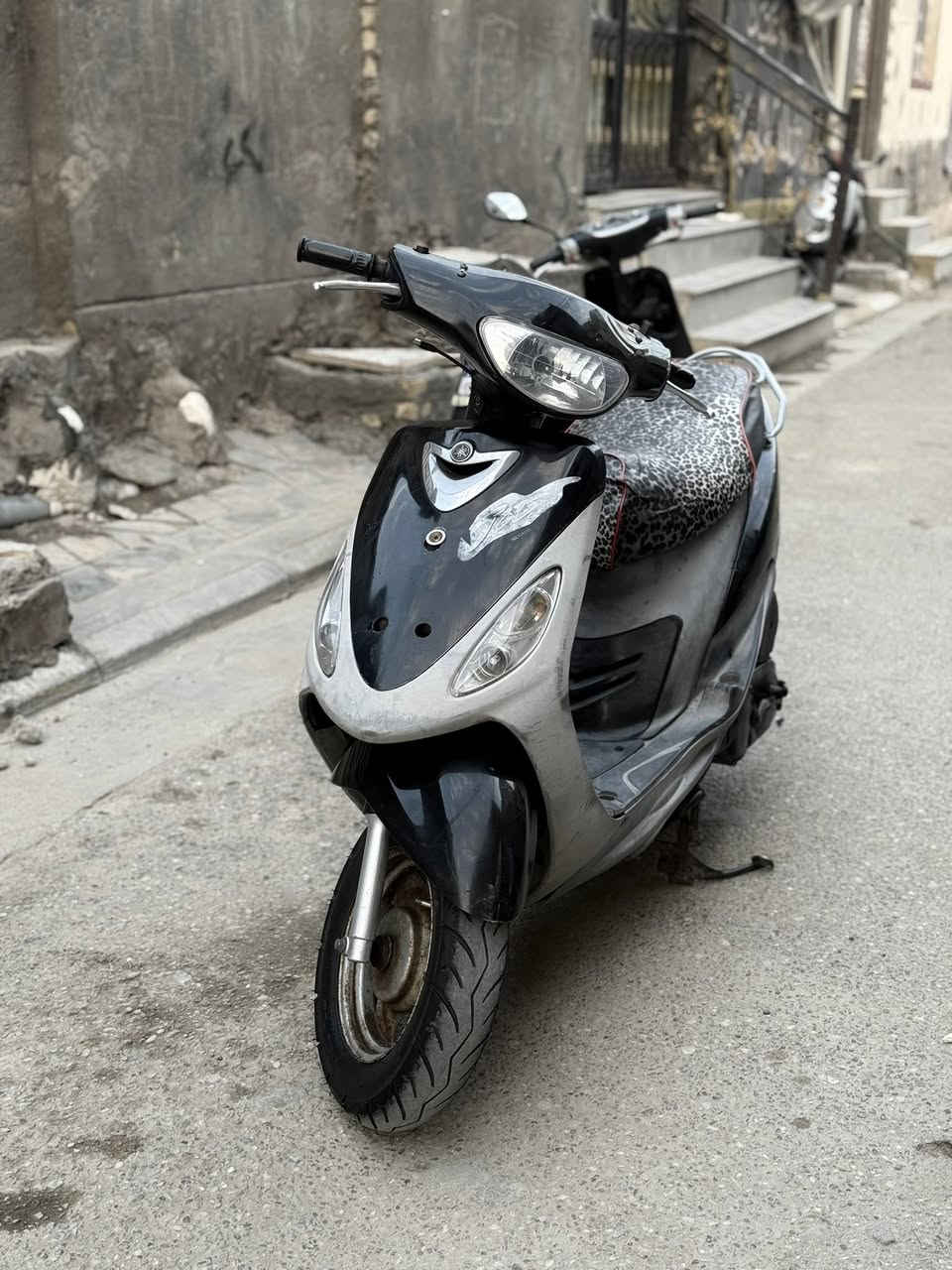 السلام عليكم 
دراجه ماكس منغولي دراجه كامله مكمله 
لايت امامي لايت خلفي اشاير سكن 
كهربايات كلها شغاله 
دراجه حلوه مكينه شلعه ومشي وكفرها اصلي ختم واحد 
للبيع مكاني ناصريه مركز 
سعرها  700وبيها مجال 

رقمي (***********)
