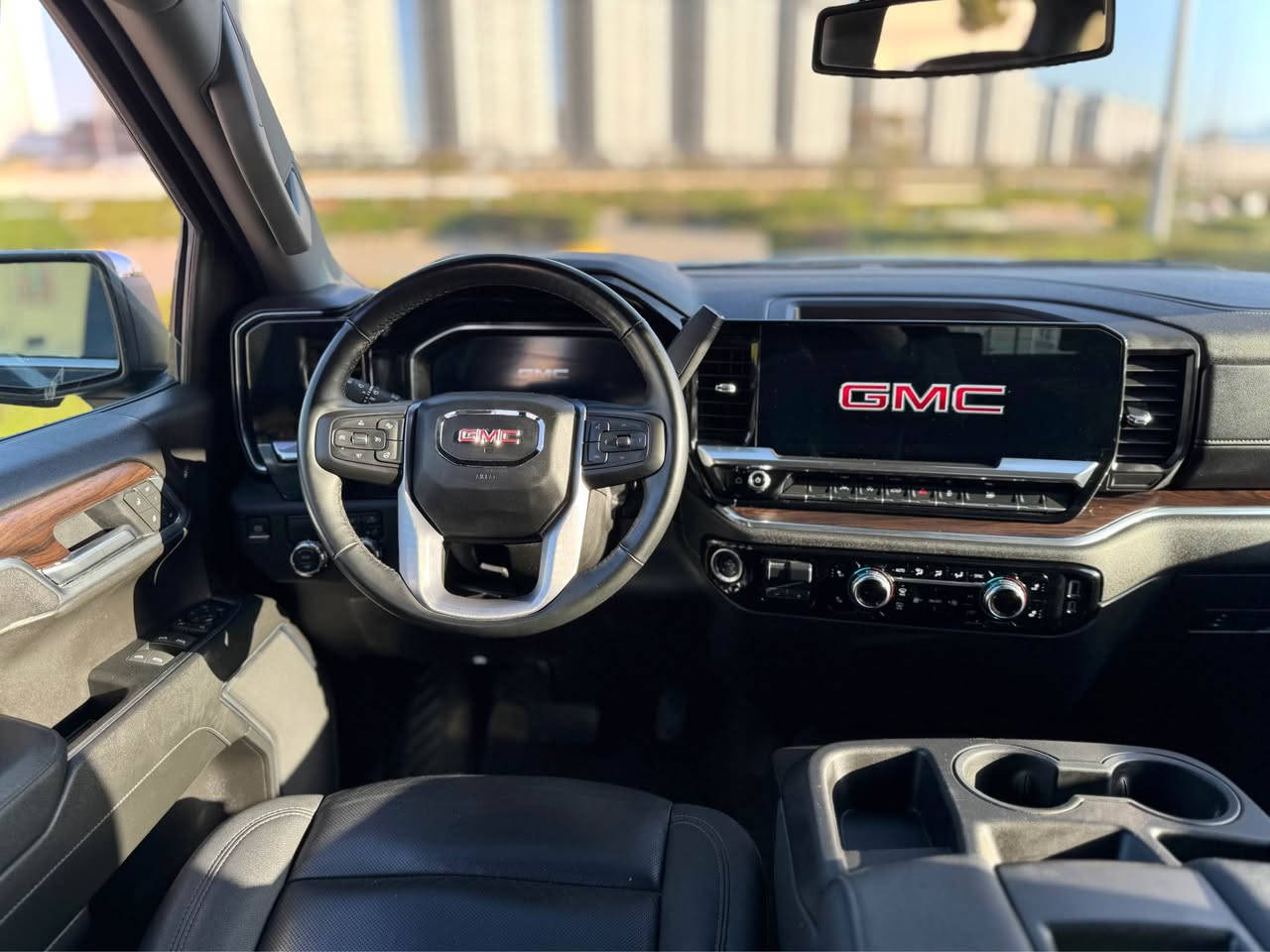 ‎کوردی / عربی 

‎بسم الله الرحمن الرحيم

GMC SIERRA 2025 SLE  V8 4X2
ماشەڵا سەیارەیەکی ڕاقی و کەشخە و کەممەسرەف
ژمارە کاتیەو کاتی نەشکاوە و ٣ مانگ کاتی لەگەڵە 
مەکینە ٨ پستۆن ٥.٣  و گێڕی ١٠ نمرە مەرغووب 
هیچ کێشەیەکی نیە و دەعامی بۆ دەعامی بە شەرت
تاک ئەکسلە 4x2 و ٢٧ هەزار میل ڕۆیشتوە 
دەرگا گەورەو بۆدی کورت مەرغووب ✅

نرخ 💵(( 315 ))💵 وەرەقە ومعامەلە 

مواسەفات SLE
 بەصمە و شەغال وشاشە گەورە و گێچ ئەلکترۆنی 
قاسە و حاسە و کامێرا  و ناڤیگەیشن و ئاوێنە کارەبا 
برێک بەصمە و ئۆتۆ ستارت و ستۆپ و کامل ڕادار
سنوق فەتحە و شەفت و قادرمە و ناوبۆدی بیلاد 
کوشن و سوکان کارەبا و خزن هیتەر  سوکان هیتەر 
تەبرید ٢ زۆن نزامی سبلیت و تەبرید مەرکەزی 
سوکان ڤۆلیۆم و دیاری کردنی خێرایی و تحکم رادار
و لایتی پێشو دوا کامل لید و دەبڵ عەدەسە 
زۆر مواسەفاتی تر …

رەقەم شانصی : 1GTPHDED1SZ161580

پێشی کەپسە و حادیسەی لای سایەقی هەیە 
چەمەلغی پێش و دوای سایەق بۆیاخە لەگەڵ شان
تەنها ئێرباگی شان تەقیوە و وەک بیلاد دانراوەتەوە

ڤیدیۆی کاملی سەیارەکەم لایە کڕیار داوا بکات ✅

📍شوێن : سلێمانی 

***********-***********☎️
ڤایبەر و واتئاپی لەسەرە 
————————————-
جمسی سیرا مدیل ٢٠٢٥ مواصفات SLE V8
ماشاءالله سيارة راقية و قوية و عملية جدا 
رقم مؤقت و ما مكسور بي مجال ٣ شهور للترقيم
محرك ٨ سلندر ٥.٣ قوة ٣٥٥ حصان و ١٠ نمر مرغوب
سيارة ما بيها اي نواقص دعامية لدعامية بشرط 
سيارة توو ويل 4x2 و ماشي ٢٧ الف ميل فقط 
بدي قصير و باب طويل مرغوب 

سعر (( ٣١٥ )) ورقة و بيها مجال 

مواصفات SLE
بصمة و تشغيل عن بعد و گيج إلكتروني و مري شفت شاشة كبير و حساس و كاميرا و رادار ٣٦٠ درجة 
سندوق فتحة و شفت و درج و بيها كفر بدي بلادي 
كشن و ستيرن كهرباء و خزن و تدفئة و ستيرن تدفئة 
بريك بصمة و اوتو ستارت و ستوب و تحكمات ستيرن 
لايت امامي دبل عدسة  كامل LED  و بروجكتر
تبريد نضام سبلت ٢ زون و تبريد مركزي 
بعد هواي مواصفات..

رقم شاصي:  1GTPHDED1SZ161580

سيارة بجم كبس بيها حادث جهة سائق 
جاملخ امامي و خلفي و تكمة صبغ
ارباك بس تكمة طاك و راجع نفس بلادي

عندي فيديو كامل سيارة شراي آطلب و تدلل ✅

📍عنوان السيارة: سليمانية 

*********** - ***********☎️
فايبر و واتساب موجود السليمانية, العراق
