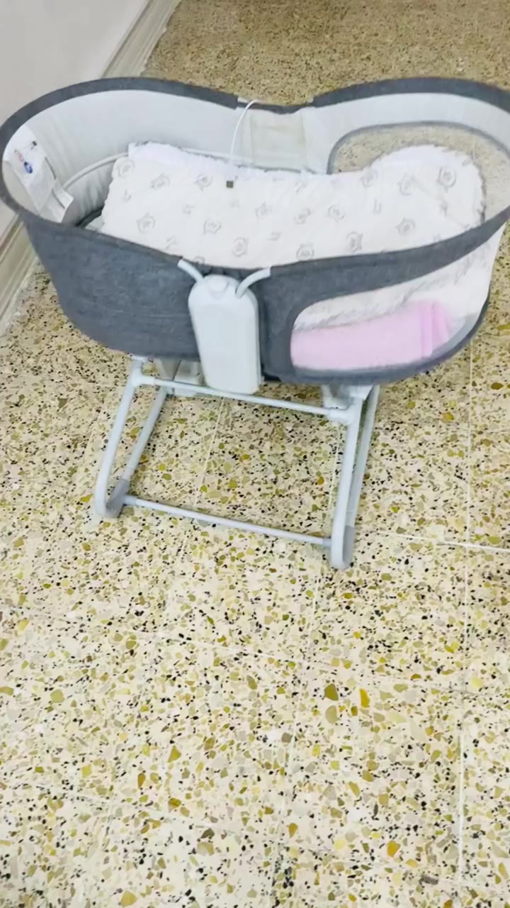 للبيع 

سرير 4*1 عدد 2 
يكون سرير او كرسي او كليكوت 

كرسي ايضاً 4*1 
يتحول من كرسي الى سرير او بالعكس 

مستخدمات بشكل قليل جداً
الكل ينربط ع الكهرباء اهتزاز


**إذا كنت صاحب هذا الإعلان وتريد حذفه لأي سبب، رجاءا أرسل رسالة إلى الدعم الفني**