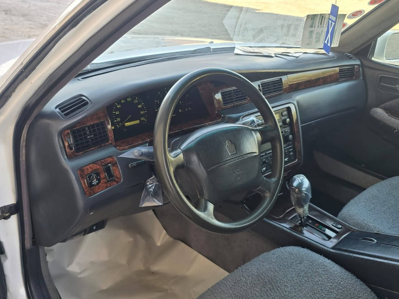 السلام عليكم راس الثور تكم موديل 1998 كفاله عامه من الضربه والكصه والنقل جثه والعيب الشرعي والاصوليات رقم بغداد تحويل مباشر باسمي مكينه وكير vvt جدد حداديه جديده تخم تاير جديد تبريد خلفي امامي سياره جاهزه بمعنى الكمله اي نقص مابيه السعر 110وبيه مجال رقم الهاتف ***********
