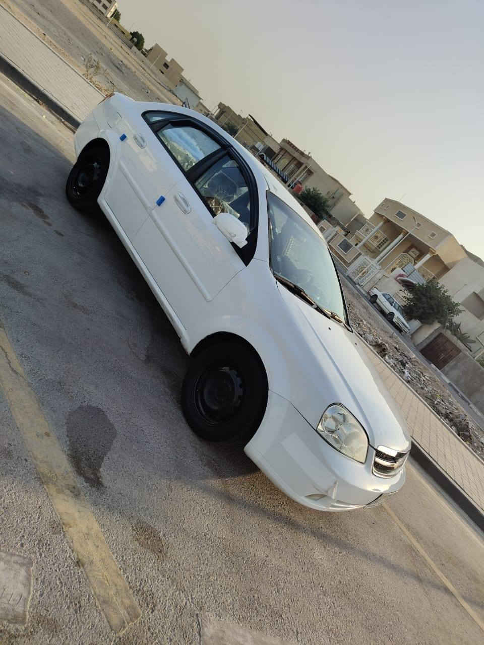 السلام عليكم اوبترا 2012 لون ابيض 
سياره كفاله كير. مكينه تبريد كله جديد
السياره مكفوله من الضربه والصبغ وسوناره كدامك وشوف 
دوشمه دواخل نضيفه حيل حداديه وتخم تايرات بحاله ممتازه السياره حره باسم ولد البصره شرط التحويل سنويته لل26 تنتهي مصفر غرامات ومن كلشي جاهزه السياره سعرها 84ورقه وبيه مجال للشراي مكاني البصره الزبير للاستفسار ***********
