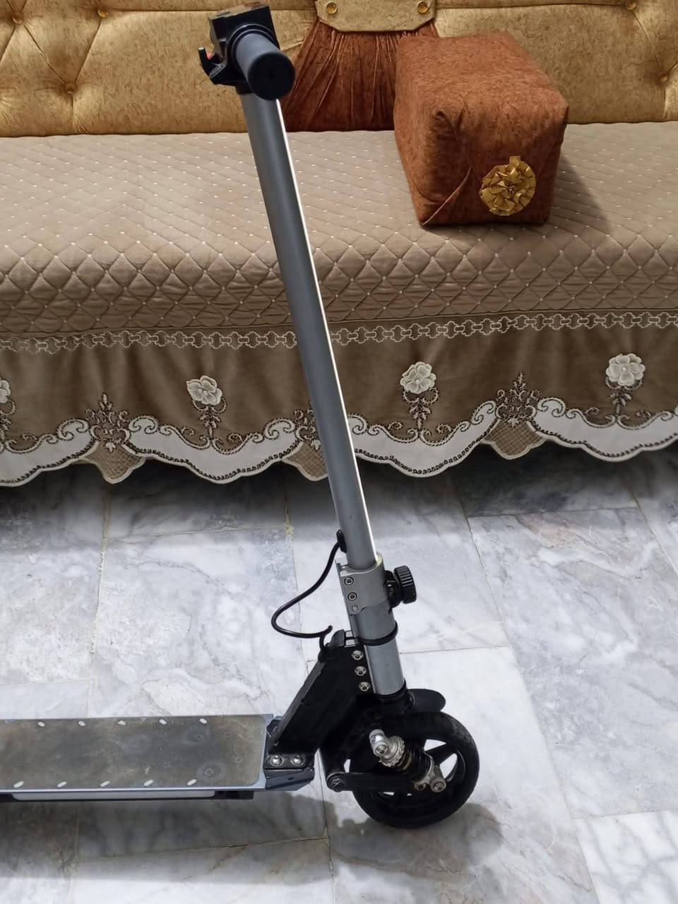 السلام عليكم سكوتر للبيع شغال ***********
