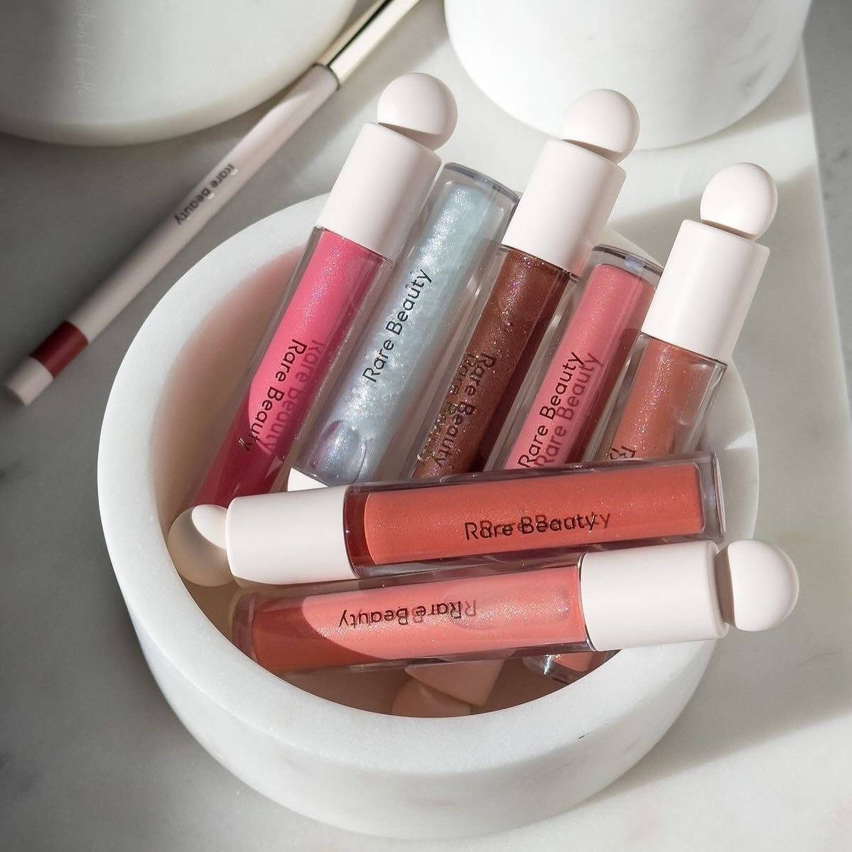 گلوسات رير بيوتي  Rare Beauty 🫦⋆౨ৎ˚🍓 تدرجات تمووت ترطب وتعطي فوليوم
تناسب جميع الأوقات واللوكات ⏰
ومتشقق الشفه نهائي ترطب الشفة وماتخليها تيبس ✨😍
أختاري اللون الي يعجبج وجربي  !! 🙈


**إذا كنت صاحب هذا الإعلان وتريد حذفه لأي سبب، رجاءا أرسل رسالة إلى الدعم الفني**