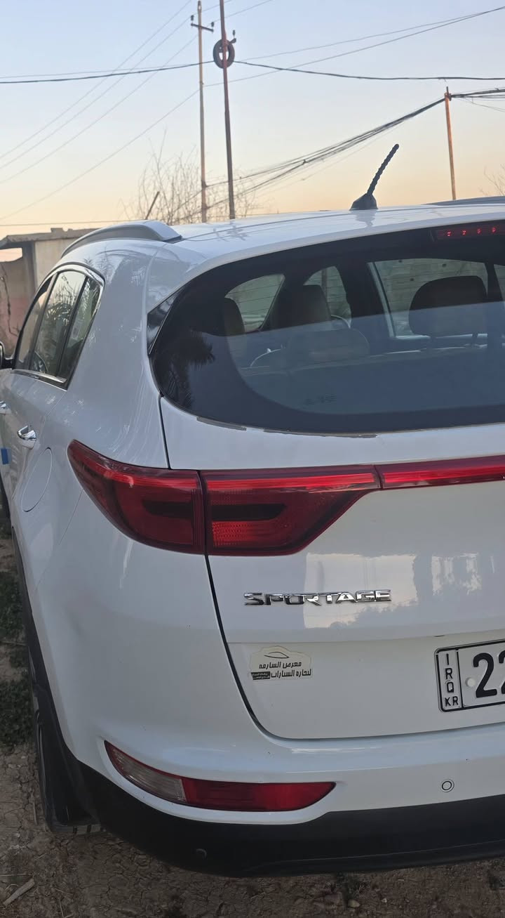 السلام عليكم
سبورتج خليجي ٢٠١٧ 
مري شفط اشاير بالمري 
تحكمات ستيرن 
ثلاث أنظمة قيادة
بيها بارد موضح بالسونار 
سعرها ١٦٣ وبيها مجال 
مكان السيارة بغداد
***********
