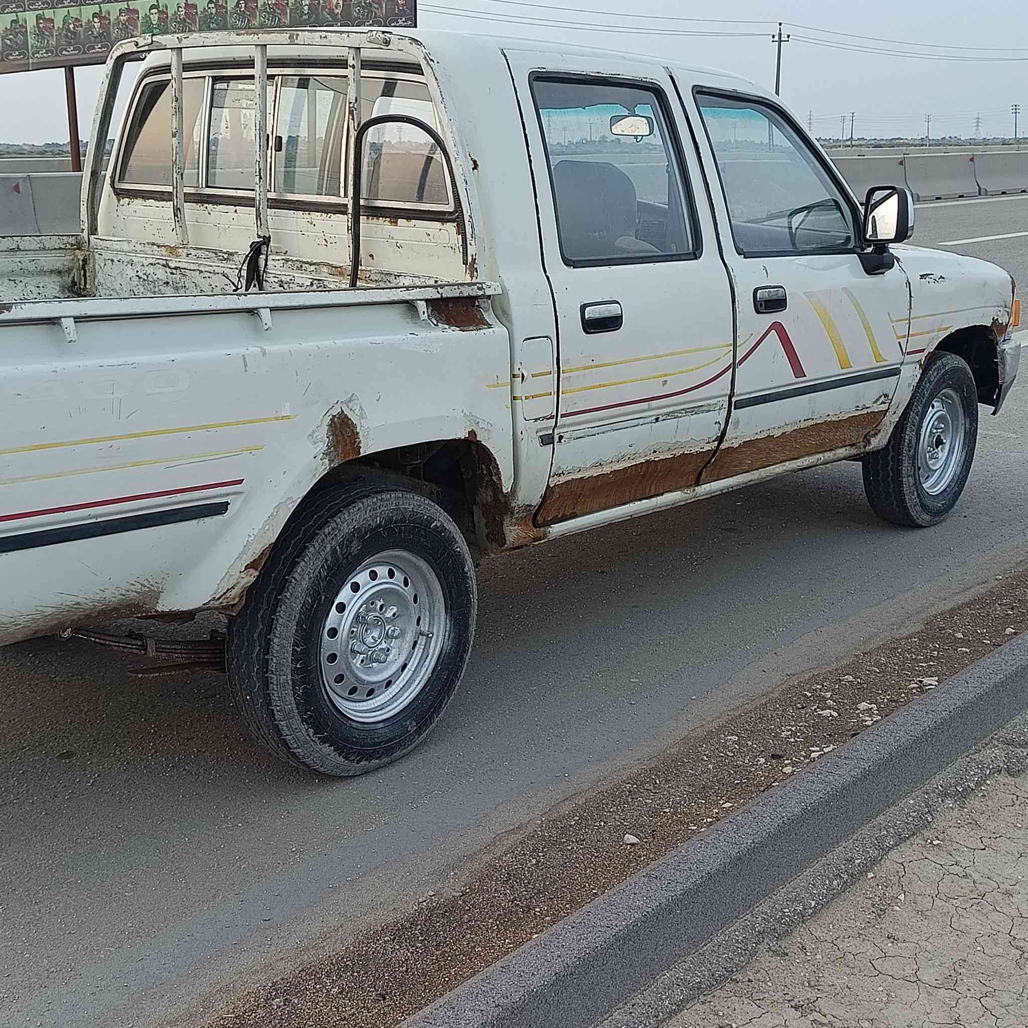 السلام عليكم سياره تيوته مديل 93 رقم مثنى إنكليزي سنويه ل 31 مكفوله من الحادث مكينه ثري واي حداديه تخم تاير و كير اكسن السعر ب 40 وبيها مجال العنوان السماوه الرقم الهاتف ***********
