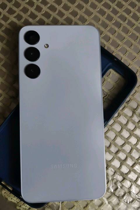 كالكلسي A16 لون تيتانيوم كفالة عامة ممفتوح على وضع الضمان للبيع 
مكان الهاتف كرادة داخل 