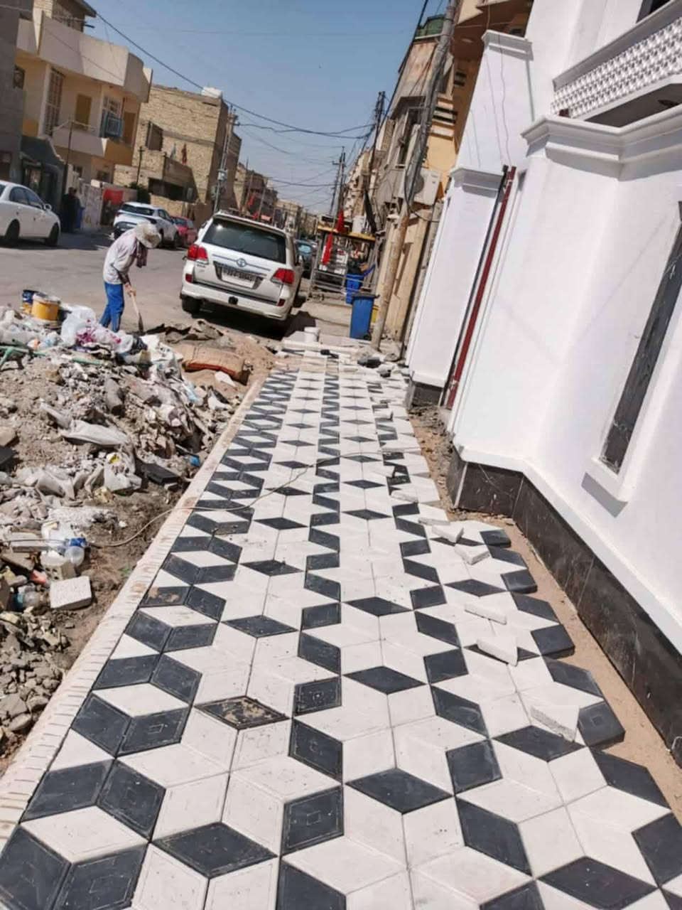 متوفر كادر عمل
نشتغل انواع الارصفه شوارع حدائق مدارس دوائر 
 سعر (المتر 3لاالف وبيه مجال)/***********.  *********** ونشتغل جميع المحافضات ويوجد كرسته وعمل
