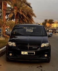 💠للبيع دوج كرفان موديل 2017 حادثها باب سايق سرقه مبدل اصلي الباب الخلف...