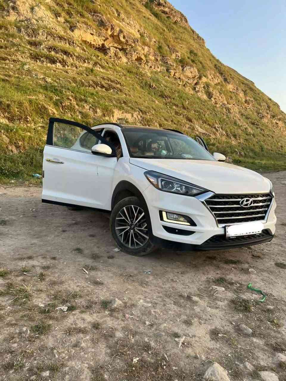 🛑توسان 2019 فول موصفات🛑كوري اصلي شركة القاصد
🛑رقم بغداد مشروع وطني الجديد سنوية جديدة
🚘((ضرر السياره. صفحه سايق بيها مكانات صبغ شرط بدون شواصي ولغود بدون ايربك. سعرها مناسب نسبته الى سيارات المكفوله )) تفاصيل السياره

🛑بصمة تشغيل ابواب وصندوك بصمة 

🛑بانورما.

🛑شاشة كبيرة.

🛑عداد المشي 177km حقيقي🔥

🛑كاميره خلفية دوارة.

🛑حساسات امامية خلفية

🛑كشن  جلد بقلاوة عسلي داخل عسلي واسود.

🛑تحكمات ستيرن 4 جهات فول.

🛑ثلاث وضعيات قيادة (ايكو-سبورت-سمارت).

🛑مثبت سرعة ذكي ( التحذير عند مغادرة المسار ).

🛑محرك 2000 دوش

 🛑ويل كب 19 مميز (5)

🛑مري شفط

🛑المراية الجانبية كهرباء.

🛑اضواء ترحيب عند الاقتراب.

🛑لايت زينون  بك لايت ليد متصل وسكنات لد.

🛑كير اوتماتيك وعادي.

🛑مانع انزلاق نظام التركشن.

🛑تبريد شاشة دبل فريز  منفصل ثلج+ داخل جكمجه

🛑يدات نيكل.

🛑بك لايت ليد.

🛑تبريد قطعتين

🛑كشنين الاماميات كهرباء.

🛑شحن وايرليس

🛑تدعم نظام الابل كار بلي والاندرويد  بدون كيبل 

🛑يربط التلفون واير ليس و GPS  

🛑السيارة بعد بيها هواي مواصفات.

🛑هندبريك بل رجل

🛑اشاير بلمراية.

🛑السيارة جديدة وجاهزة بدون مصرف

🛑مكان السيارة الموصل

🛑الشراي يتصل على الارقام
***********
***********
🔥يرهم بيع اومراوس🔥

