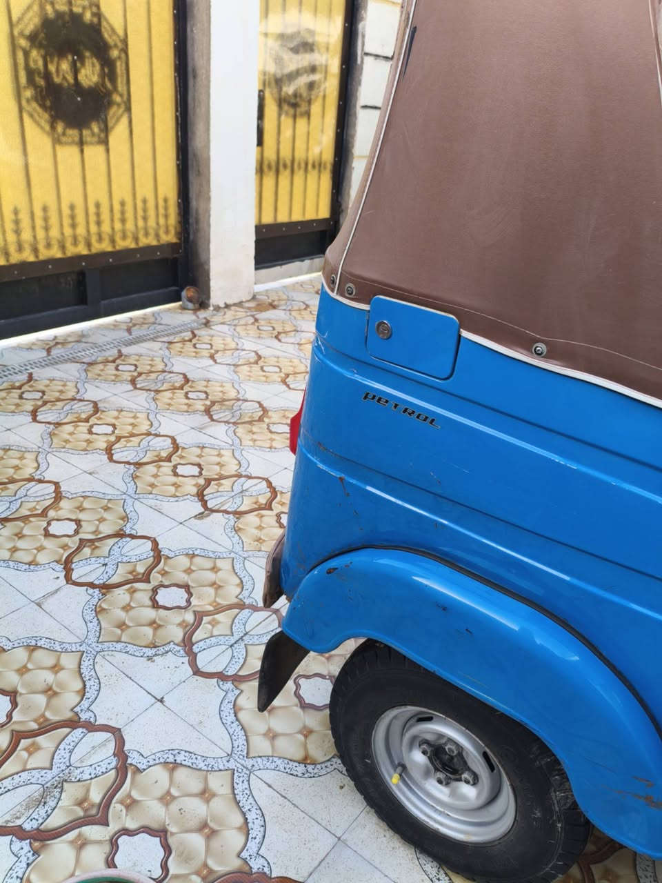 السلام عليكم.
تكتك موديل 22 للبيع رقم كربلاء تحويل ثاني يوم 
محرك كفاله بيه طخه شويه بالصفحه وراجعه بارد 
الباقي كله كفاله السعر 8 وبيه مجال شي قليل
رقم الاتصال ***********
