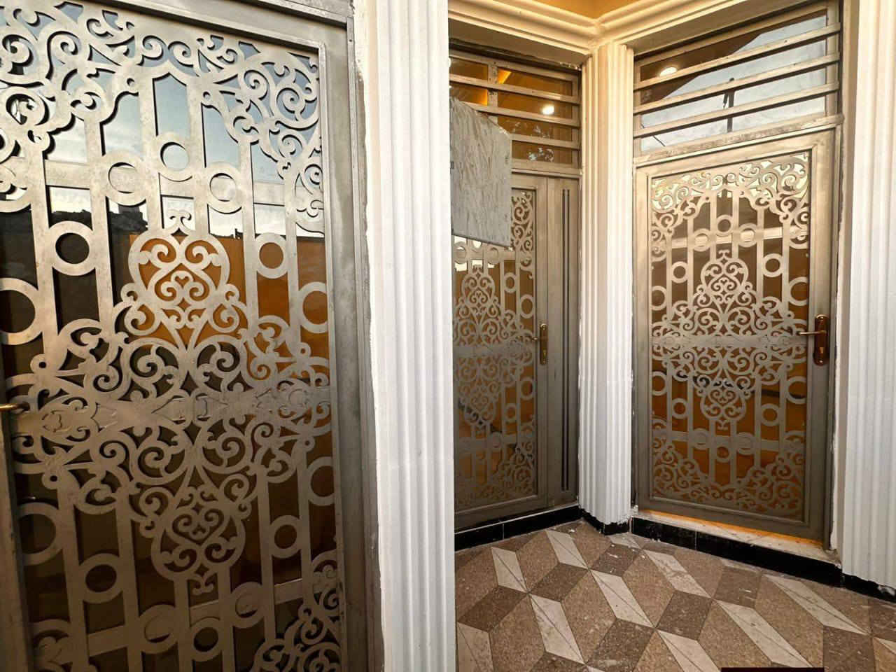 سلام عليكم دار سكن البيع
ابو الخصيب العوجه
***********

شارع المقيمين يبعد عن 

السايدين العوجه تغريبن 300متر

مكون من غرفتين وصالة ومطبخ وديوان

وحمامات داخلي وخارجي 

بناء حديث محد ساكن بيه

وفارق وجاهز السكن 
ومجاري الشط كبل 

ماطور وتانكيات وكيزر كامل 

من كلشي وكل الخدمات متوفره 

طابو زراعي عراقي 

المساحه 125متر

السعر 65وبي مجال

استفسار اتصل 

***********
