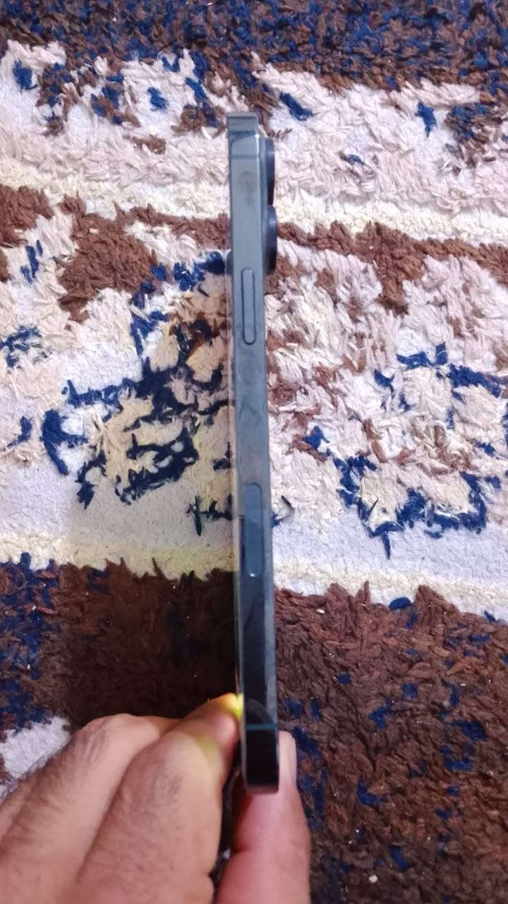 سلام عليكم شباب جهاز 13برو ماكس 
جهاز كلش نضيف عله وضع الشركه مامفتوح ولا مبدل بي اي قطعه نضيف بشكل بطاريه ٨٣ جهاز جديد ويا كارتونه وشاحنه لسعر ب٧٠٠الف وبي مجال مكاني بغداد حي النصر *********** بغداد, العراق
