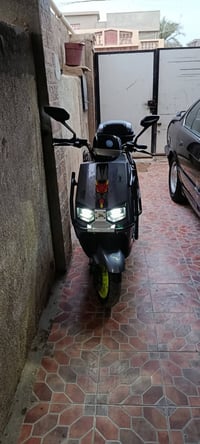 دراجه شحن البيع صارله شهر من مشتغله اني اخذته ب 1200 اذا تشتري انطيني ...