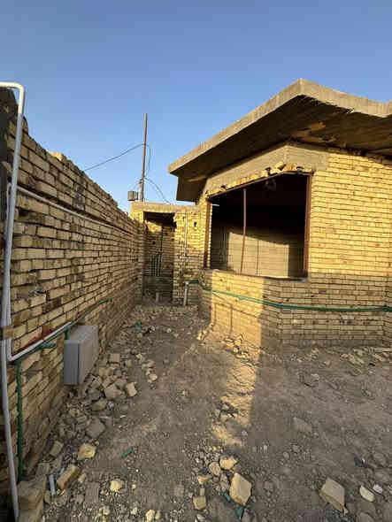 🏠 هيكل زراعي للبيع 🏠 
📌 منطقة الصخيين قرب جامعة ذي قار
مساحة / ٢٠٠ متر
البناء / بلوك + طابوق
يتكون من غرفتين 
صالة
مطبخ
استقبال
صحيات داخليه خارجية 
السعر // ٥٠
للاستفسار اتصل على 📲
***********
