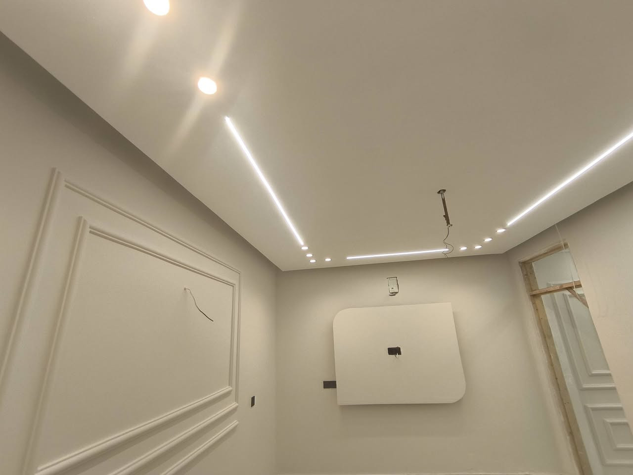 ياالله سلام عليكم تم اكمال عمل البيت الاخ مرتضى الدليمي وكان عمل حسب طلب الزبون اصباغ من شركة جوتن النرويجيه قابل لغسل ولمسح اخوكم حيدر ابو رقية الاصباغ والديكورات المنزليه وجميع انواع التصاميم.    ***********
