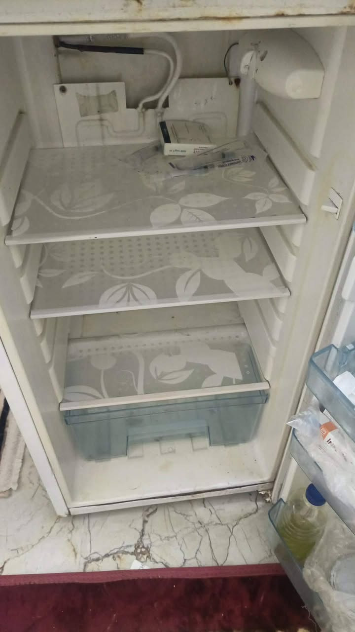 ثلاجه شغاله للبيع سعرها ثمانين وبيها مجال
+ دوشك سعره ستين وبي مجال


**إذا كنت صاحب هذا الإعلان وتريد حذفه لأي سبب، رجاءا أرسل رسالة إلى الدعم الفني**